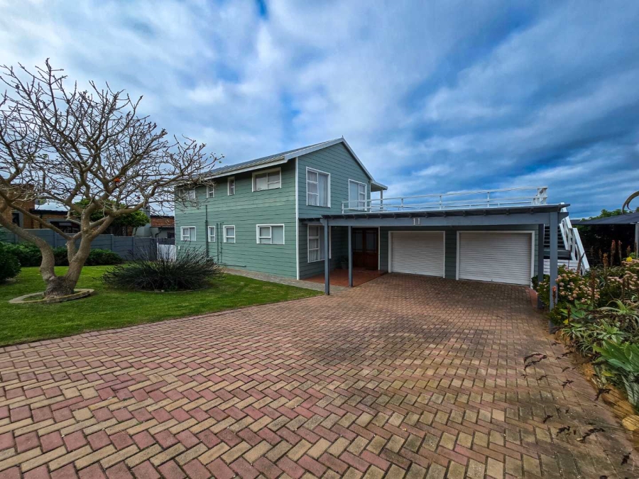 4 Bedroom Property for Sale in Stilbaai Wes Western Cape